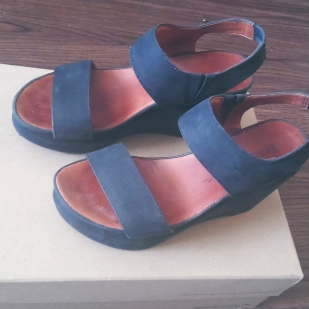Gentle Souls Shoes women's size 6